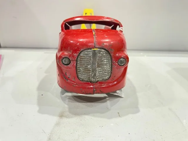Vintage 1930s Wyandotte Pressed Steel Toy Towing Wrecker, 13 Inch view 3