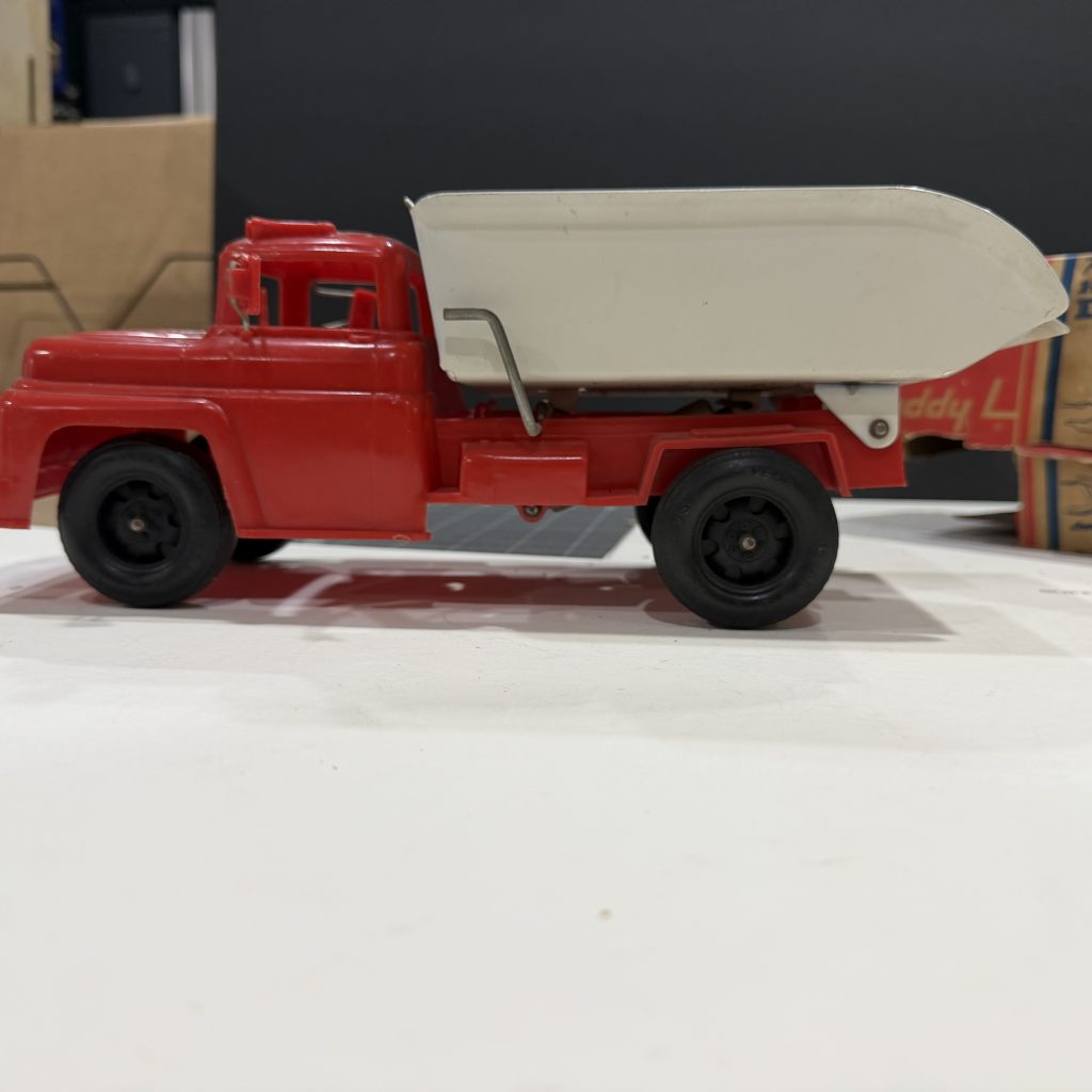 Vintage 1950's 13" Buddy L PolySteel Plastic Dump Truck W/ Hydraulic Metal Chasis & Dump, Plastic Cab! Excellent Condition view 7