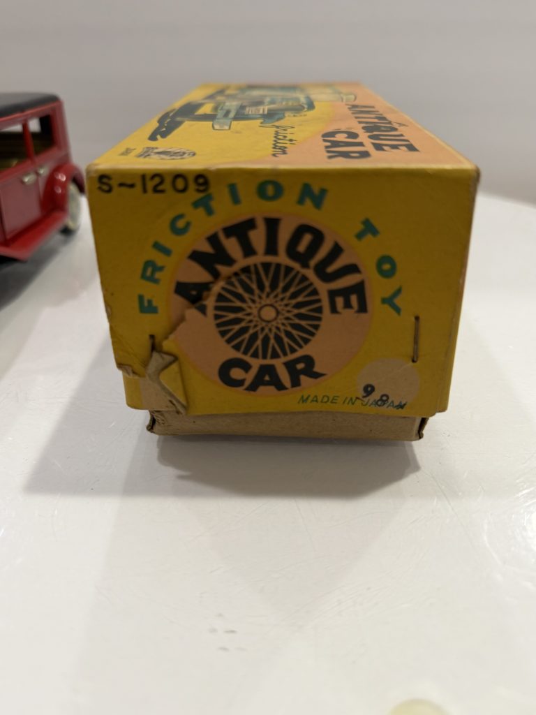 Vintage 1950s SSS International Japan Friction Tin Car S-1209 Old-Timer In Box / NOS view 9