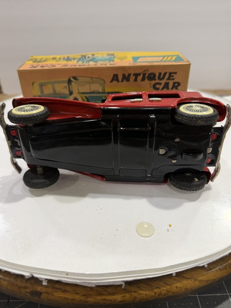 Vintage 1950s SSS International Japan Friction Tin Car S-1209 Old-Timer In Box / NOS view 8