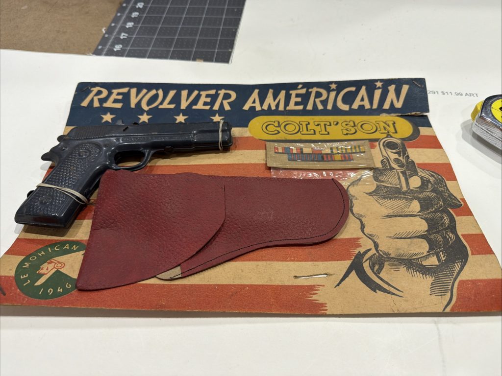 Vintage 1946 Le Mohican "Colt's Son" Single Shot Cap Gun Set on Card! view 8