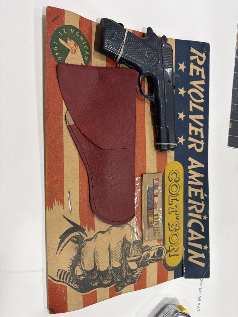 Vintage 1946 Le Mohican "Colt's Son" Single Shot Cap Gun Set on Card! view 7