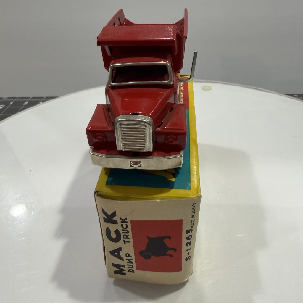 Vintage1950's SSS Japan Tin Litho Mack Friction Dump Truck – New in Box (NOS) view 5