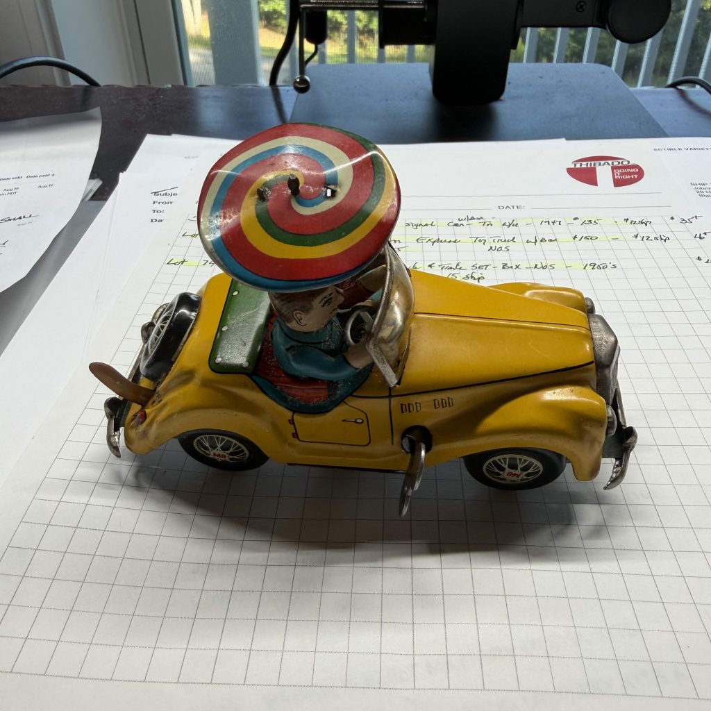 RARE YELLOW MINT Marusan Tin Wind-Up Magic Wonder MG Car & Track Set-WORKS view 3