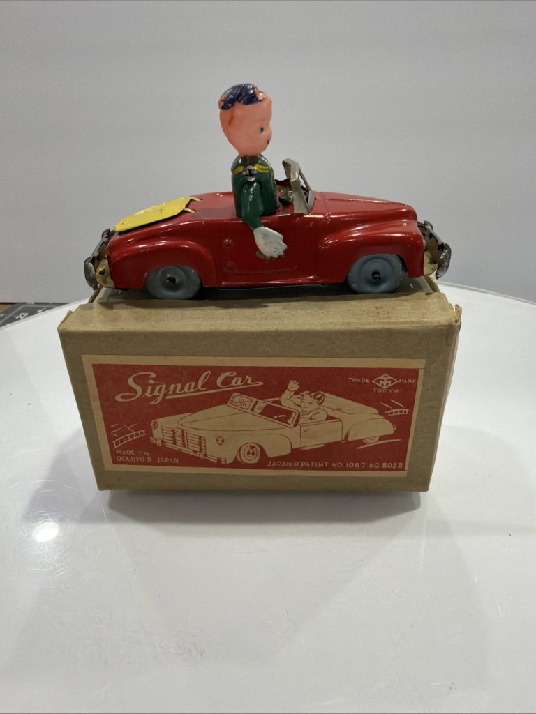 Vintage 1947 Occupied Japan Tin Wind-Up Signal Car Celluloid Driver NIB Box NOS view 9