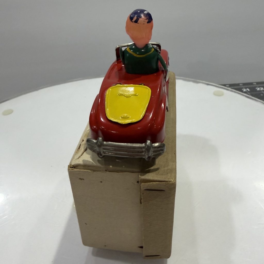 Vintage 1947 Occupied Japan Tin Wind-Up Signal Car Celluloid Driver NIB Box NOS view 5