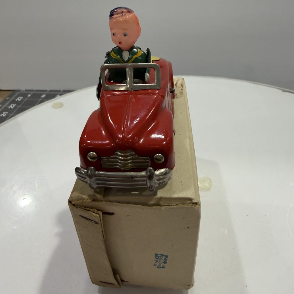 Vintage 1947 Occupied Japan Tin Wind-Up Signal Car Celluloid Driver NIB Box NOS view 3